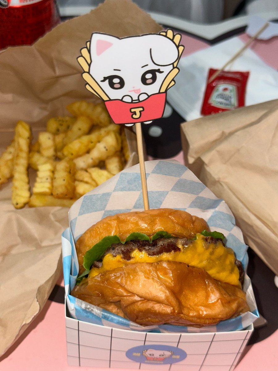 Jyoon_chae's tweet image. 251117 🫧

#ICHILLIN #아이칠린 #사랑스럽지윤 #JIYOON #지윤