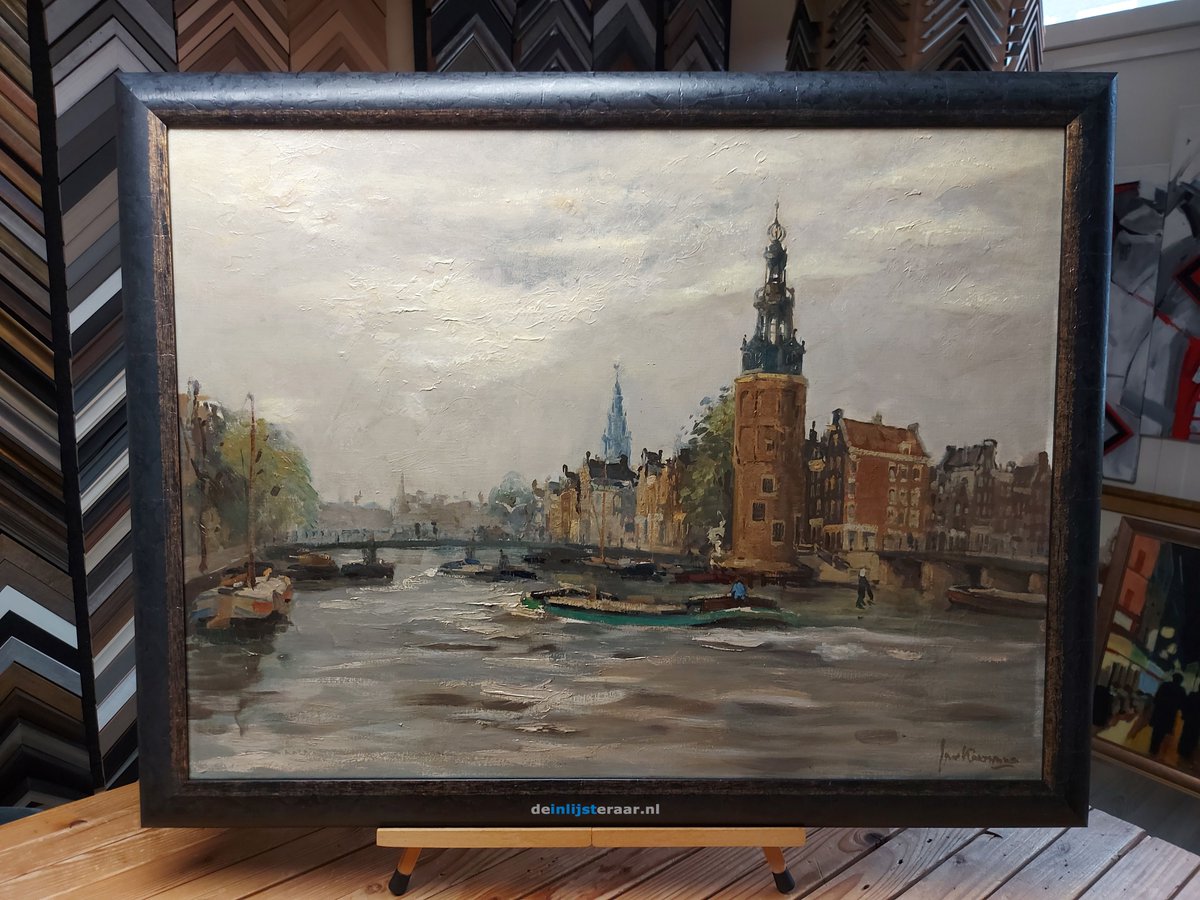 Jan Korthals was een NL kunstschilder bekend om oa zijn impressionistische stadsgezichten. De invloed van Breitner en Mackenzie is herkenbaar.
De Munttoren in Amsterdam, hebben wij ingelijst

#inlijsten #DeKwakel #Amstelveen #Uithoorn #Aalsmeer #Mijdrecht

deinlijsteraar.nl
