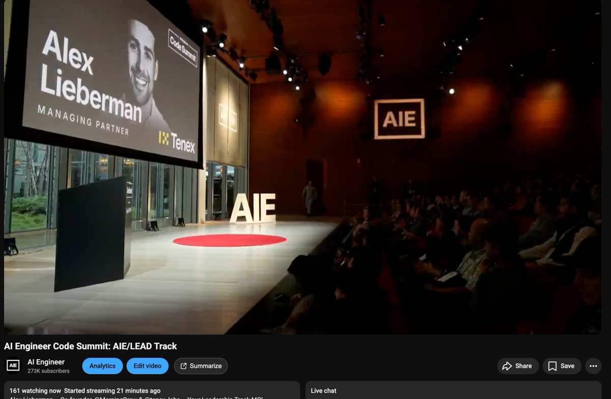 2 人の素晴らしい人々とともに @AidotEngineer をオープンできることを非常に嬉しく思っています。1 人は @businessbarista で、Morning Brew に続く新しい AI 変革エージェンシー Tenex を発