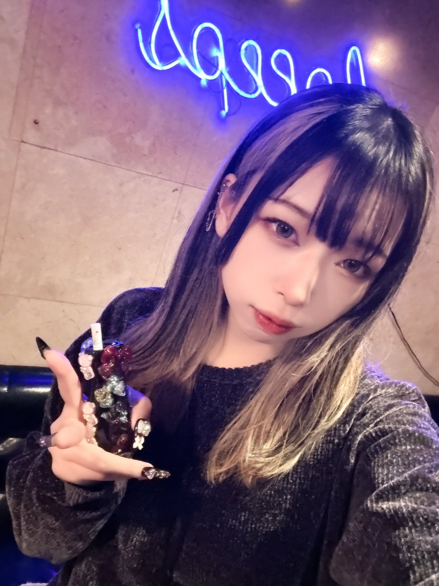 錦糸町4peeps名物ダチョウのみうちゃ出勤しましたぁ

昨日一昨日とテキーラ食らったけどミラグレーンとメリロートで生き返りました。

今日のみうちゃ的おすすめMIX
甘い系🍼
バニラ×バナナ×シナモン
スッキリ系🤍
ザクロ×ジャスミン