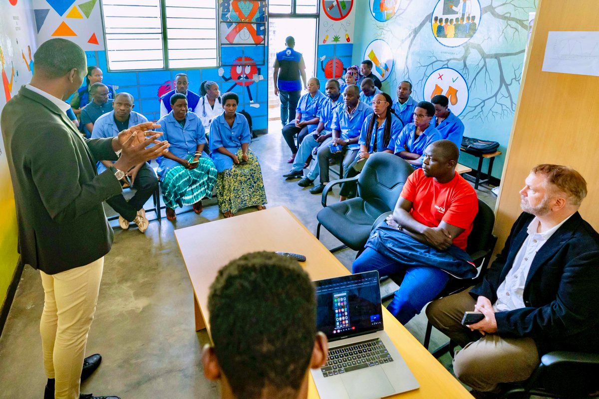 sfhRwanda's tweet photo. 📱 Exciting milestone!

At Kinyinya HC, SFH with partners @RwandaHealth @WelTelHealth @expertisefrance launched (e-Bumenyi) — an AI-powered #eLearning platform for #CHWs, complementing the existing #cEMR digital system.

These training sessions will strengthen digital learning, enhance service quality, & improve #equitable access to continuous professional development.