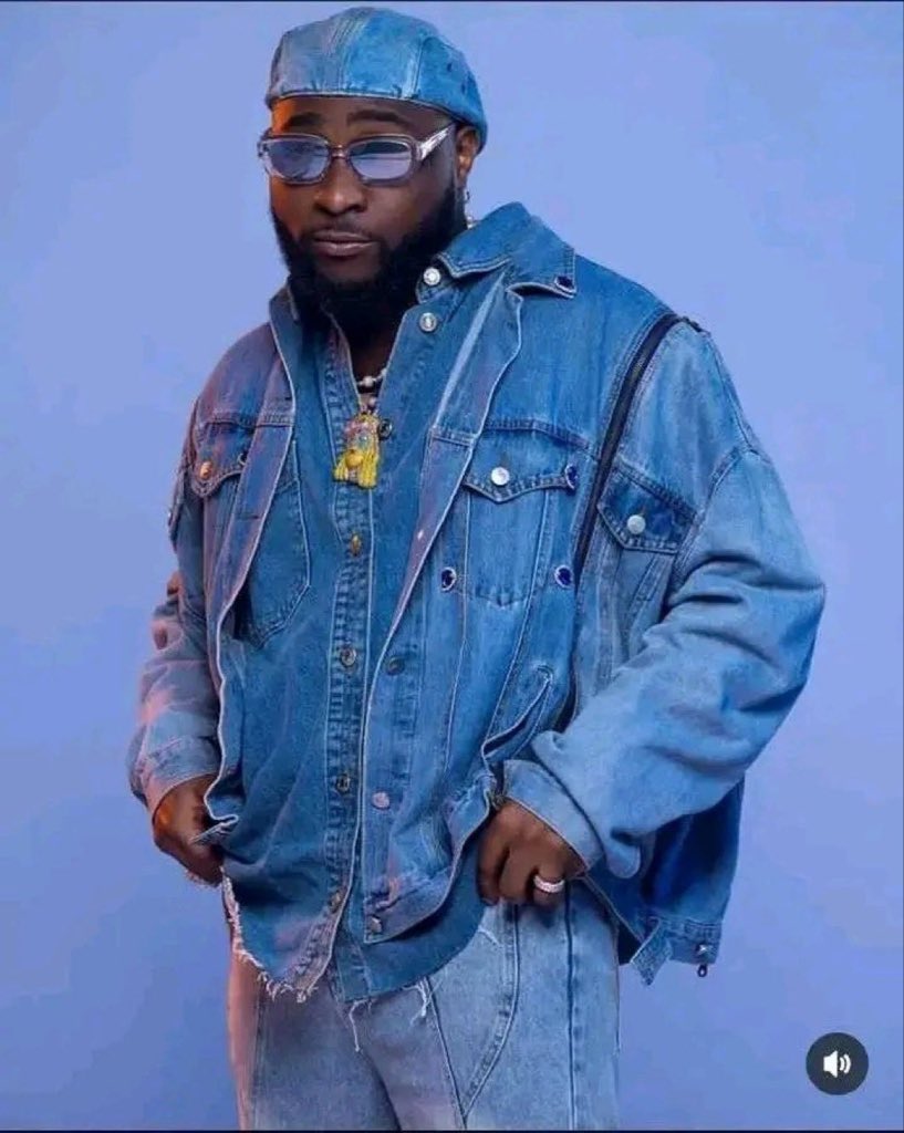 broski_ng's tweet image. Who rocked the Jean Jacket better ??