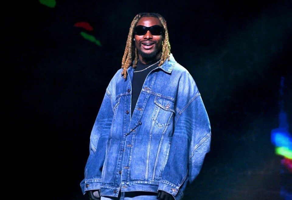 broski_ng's tweet image. Who rocked the Jean Jacket better ??