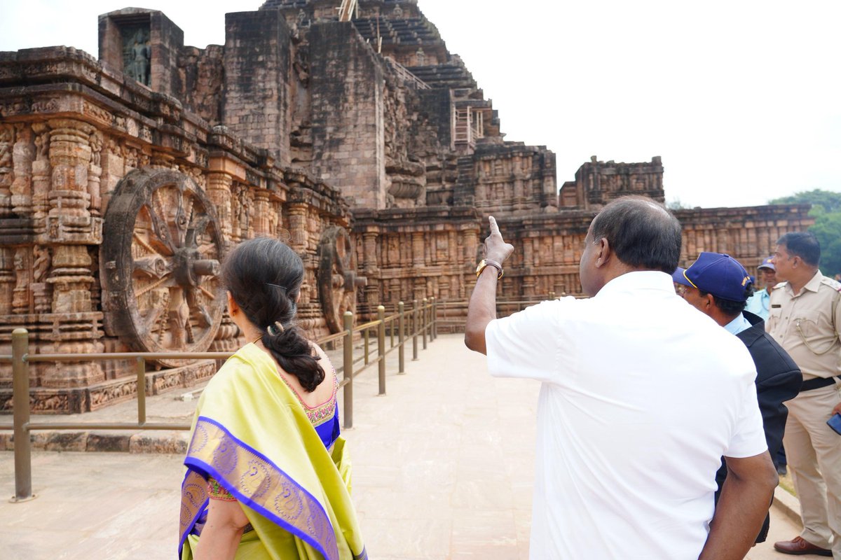 ArgusNews_in's tweet image. #Puri: Union Minister for Heavy Industries and Steel HD Kumaraswamy says he was deeply moved during his visit to the Konark Sun Temple, describing the 13th-century monument as a testament to Odisha’s architectural brilliance, with its chariot-shaped structure, seven horses,…