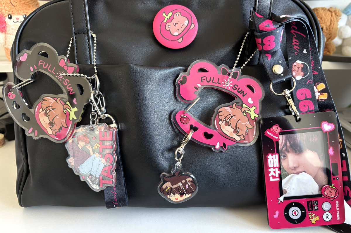 withallstars's tweet photo. [🔄 &amp; 💗 appreciated!]

ONLY MY TASTE 🩷 HAECHAN 'Taste' merch - Part. 2! 
🗓️ Nov. 20 - Dec. 20

— 50% OFF ALL ART PRINTS* — 

🌻 PC Holders, carabiners, lanyards, prints etc.
💌 GO OK! Please dm for details
🔗 down below
💗 Worldwide shipping

#HAECHAN #해찬 #HAECHAN_TASTE https://t.co/QKUDv9dqzb