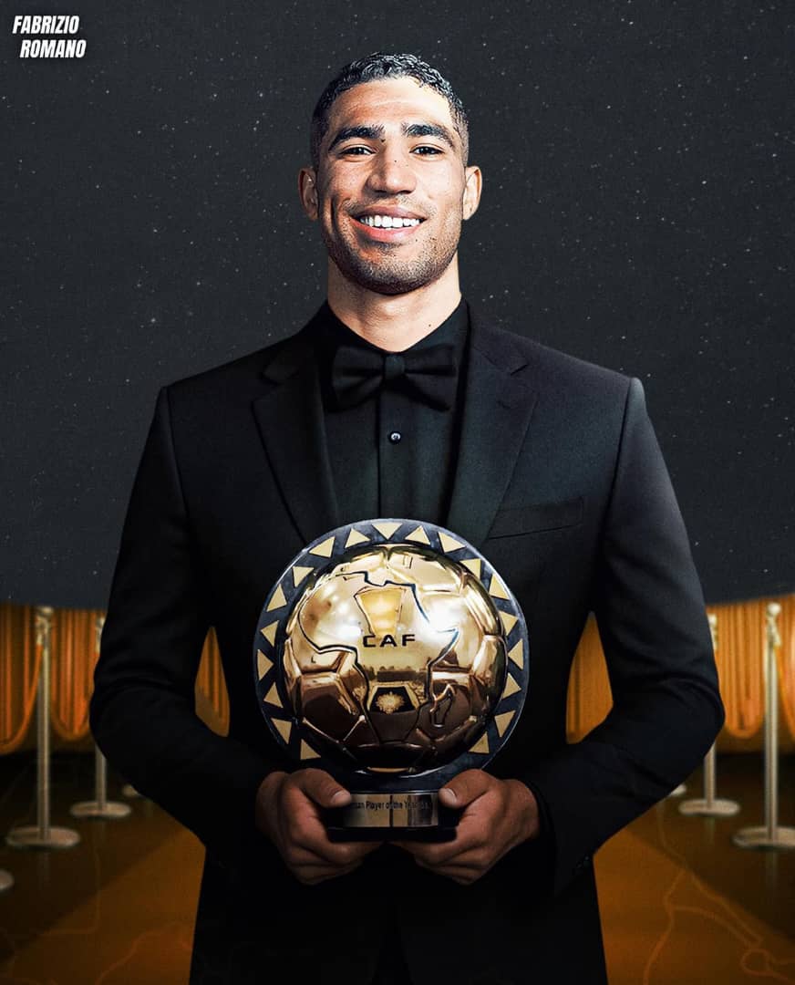 🚨🌍 BREAKING: Achraf Hakimi wins African Player of the Year Award for 2025! 🇲🇦

Excellent season for PSG and Morocco right back who beats finalists Mo Salah and Victor Osimhen.