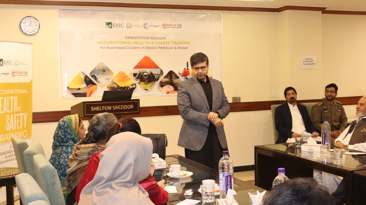 KPEC_Official's tweet photo. Low OHS awareness in WGP business clusters has highlighted an urgent need for action.
KPEC has partnered with Rescue 1122 to train businesses on occupational health and safety, protecting workers, reducing risks, and strengthening productivity.
#KhyberPakhtunkhwa  #Rescue1122 https://t.co/xUVNtPhtjn