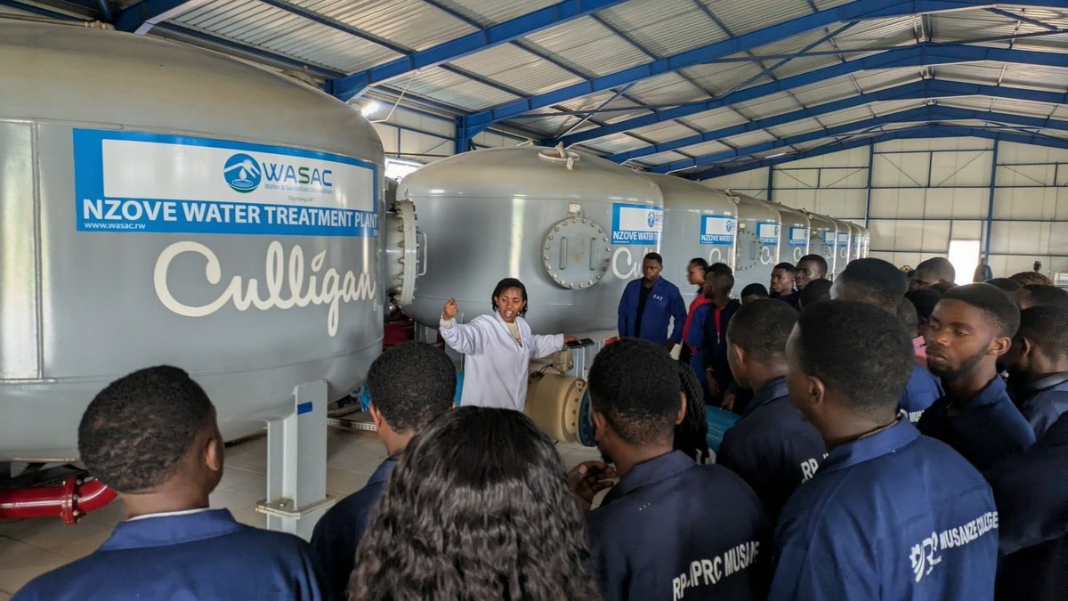 MusanzeCollege's tweet image. Civil Engineering (Water &amp;amp; Sanitation Technology) students visited Nzove Water Treatment Plant to bridge theory with practice. They followed full treatment process including: intake, screening, coagulation, flocculation, sedimentation, filtration, disinfection &amp;amp; storage, and…