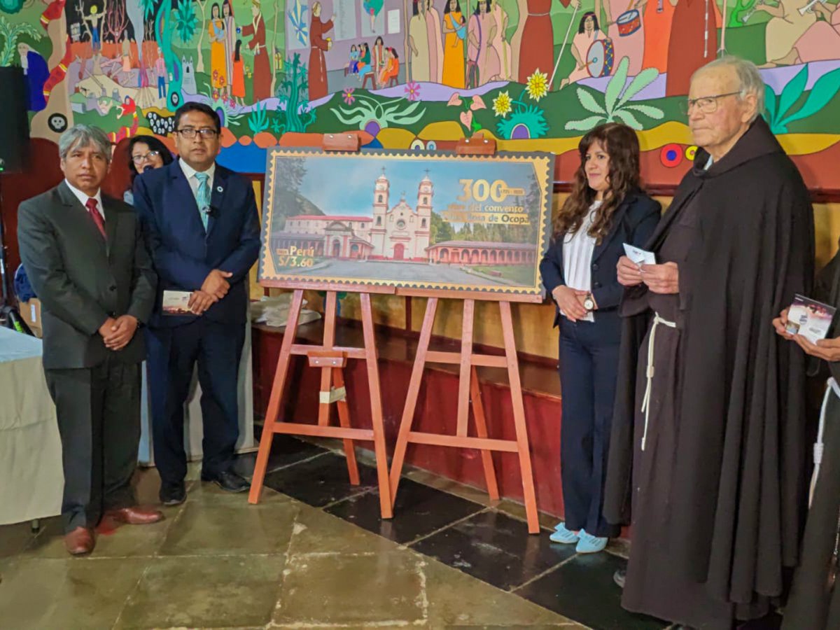 📢 #NoticiasSerpost | Este martes 18 de noviembre se realizó la ceremonia de matasellado del Primer Día de Emisión de la estampilla conmemorativa por los 300 años del Convento de Santa Rosa de Ocopa, uno de los recintos más emblemáticos del patrimonio histórico, religioso y