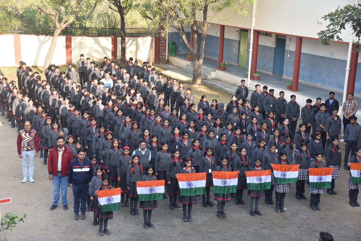 CISFTraining's tweet image. 🇮🇳 Celebration of Vande Mataram at KV School, Deoli!

KV School, Deoli celebrated Vande Mataram with great enthusiasm, joined by the staff of CISF RTC Deoli.

#VandeMataram #KendriyaVidyalaya #Deoli #CISF #RTCDeboli #Patriotism #CulturalProgram #NationFirst 🇮🇳 @CISFHQrs