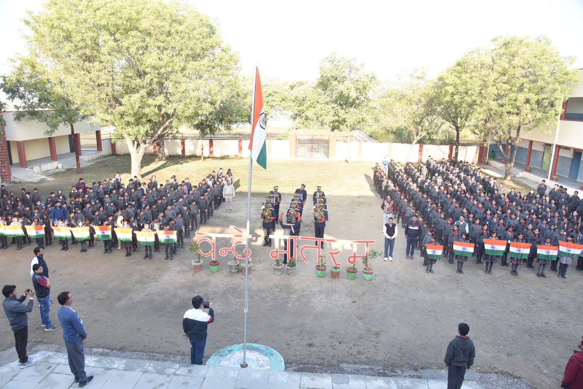 CISFTraining's tweet image. 🇮🇳 Celebration of Vande Mataram at KV School, Deoli!

KV School, Deoli celebrated Vande Mataram with great enthusiasm, joined by the staff of CISF RTC Deoli.

#VandeMataram #KendriyaVidyalaya #Deoli #CISF #RTCDeboli #Patriotism #CulturalProgram #NationFirst 🇮🇳 @CISFHQrs