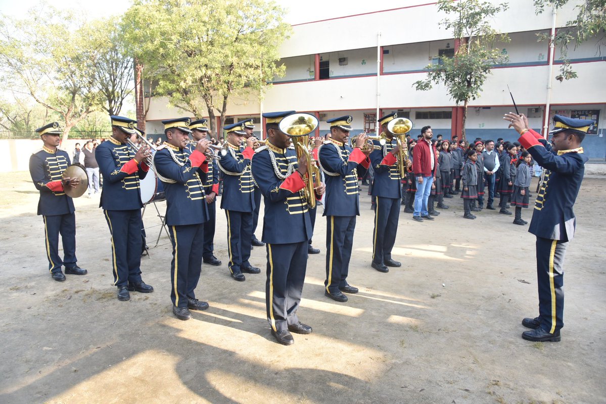 CISFTraining's tweet image. 🇮🇳 Celebration of Vande Mataram at KV School, Deoli!

KV School, Deoli celebrated Vande Mataram with great enthusiasm, joined by the staff of CISF RTC Deoli.

#VandeMataram #KendriyaVidyalaya #Deoli #CISF #RTCDeboli #Patriotism #CulturalProgram #NationFirst 🇮🇳 @CISFHQrs