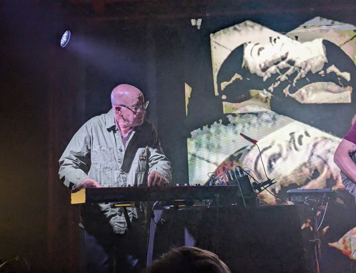 Parallel_Uni's tweet image. Cabaret Voltaire in Birmingham 
Where do I begin? 
One of, if not the most sonically &amp;amp; visually incredible gigs I’ve ever witnessed
The Uk pioneers &amp;amp; masters of electronic music showing us how it’s done 
Pictures not my own 🎶💯🎹❤️