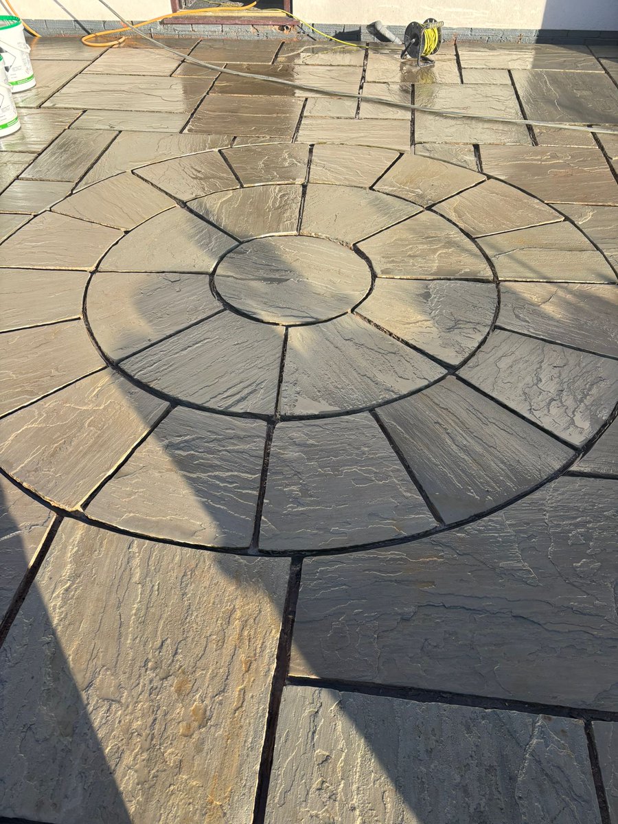 NCCSTREETSCAPE's tweet photo. Great demo with KH Drives &amp; Patios using GftK vdw 850+ on Indian Sandstone. 

Chosen for its true wet-weather performance after other systems failed, 850+ delivered fast application, a clean finish and long-term reliability.

 Another contractor converted! 👏 https://t.co/D1Sgdozg2d