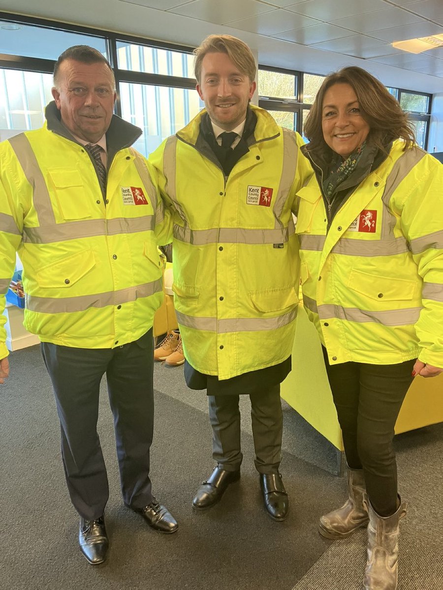 💪🏻 Cllrs Linden Kemkaran, Jaymey McIvor &amp; Peter Osborne got stuck in - personally helping fill pothole No. 23,000 in Kent!

Reform UK at KCC has already repaired 5,000 more potholes than the previous administration by this point last year

<a href="/LeaderofKCC/">Linden Kemkaran</a> <a href="/CllrPOsborne/">Cllr Peter Osborne (Pot Hole Pete)</a> <a href="/McivorJaymey/">Cllr Jaymey McIvor 🏴󠁧󠁢󠁥󠁮󠁧󠁿</a>