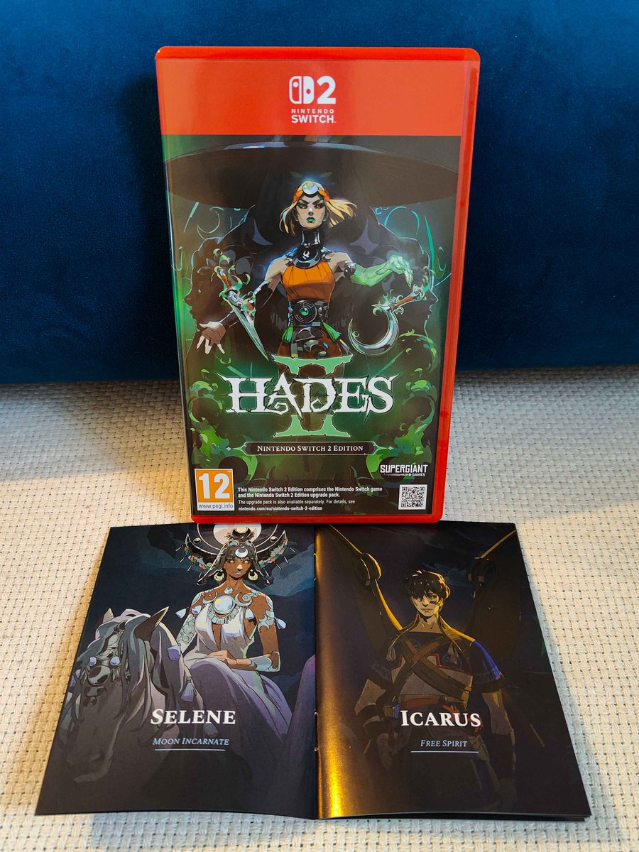 Arekkz's tweet image. The Hades II physical edition is out today and its a beauty! 😍

Honestly have been missing physical releases, so this is one for the display! Love the character compendium booklet it comes with too. 

Thanks @NintendoUK for sending this! #ad | gifted