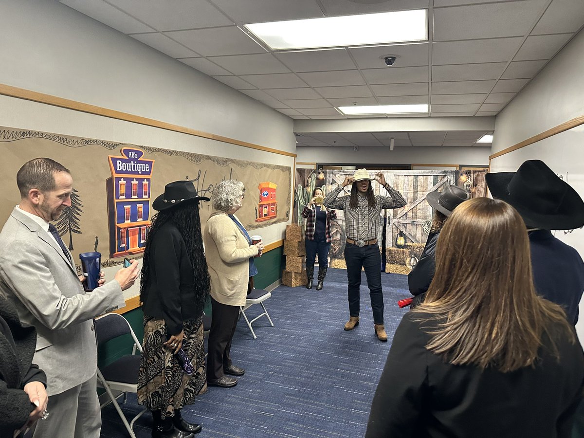 Dr. Jeff Butts (@waynetwpsuper) on Twitter photo 