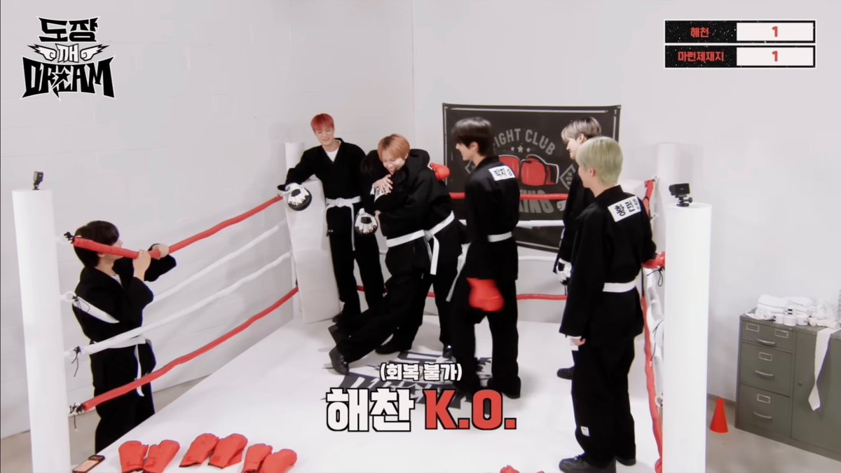 옛날에는 혁군이 장남된 도리로서 막내한테 져주는 바이브였는데 이제는 장성한 연하남이 진짜로 마음속 어딘가를 후벼파는것같음
이런것도 성장으로 치나요?