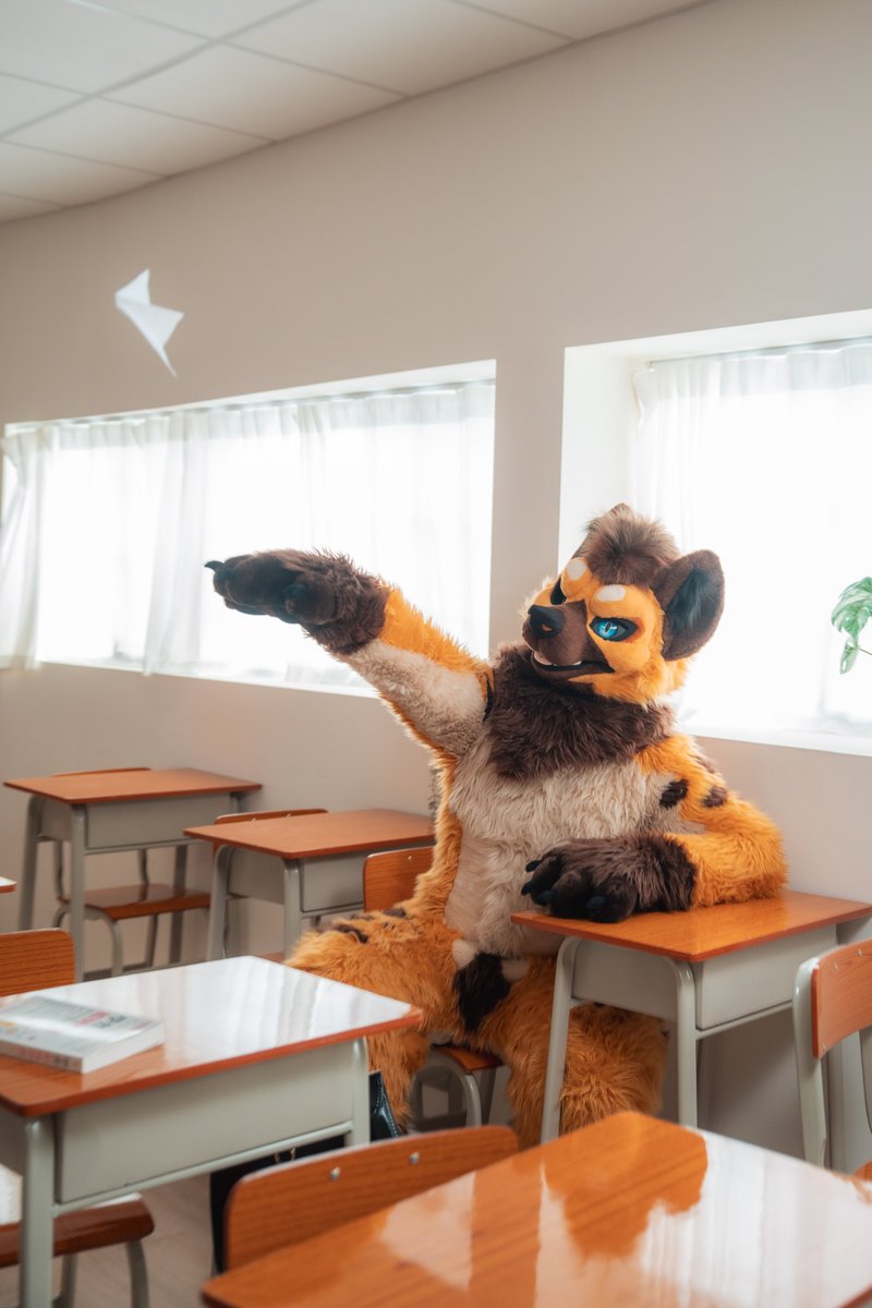 's tweet image. Let&apos;s see how far we can throw our paper airplanes!
✈️✈️✈️✈️✈️
#FursuitFriday 
#fursuitfriday