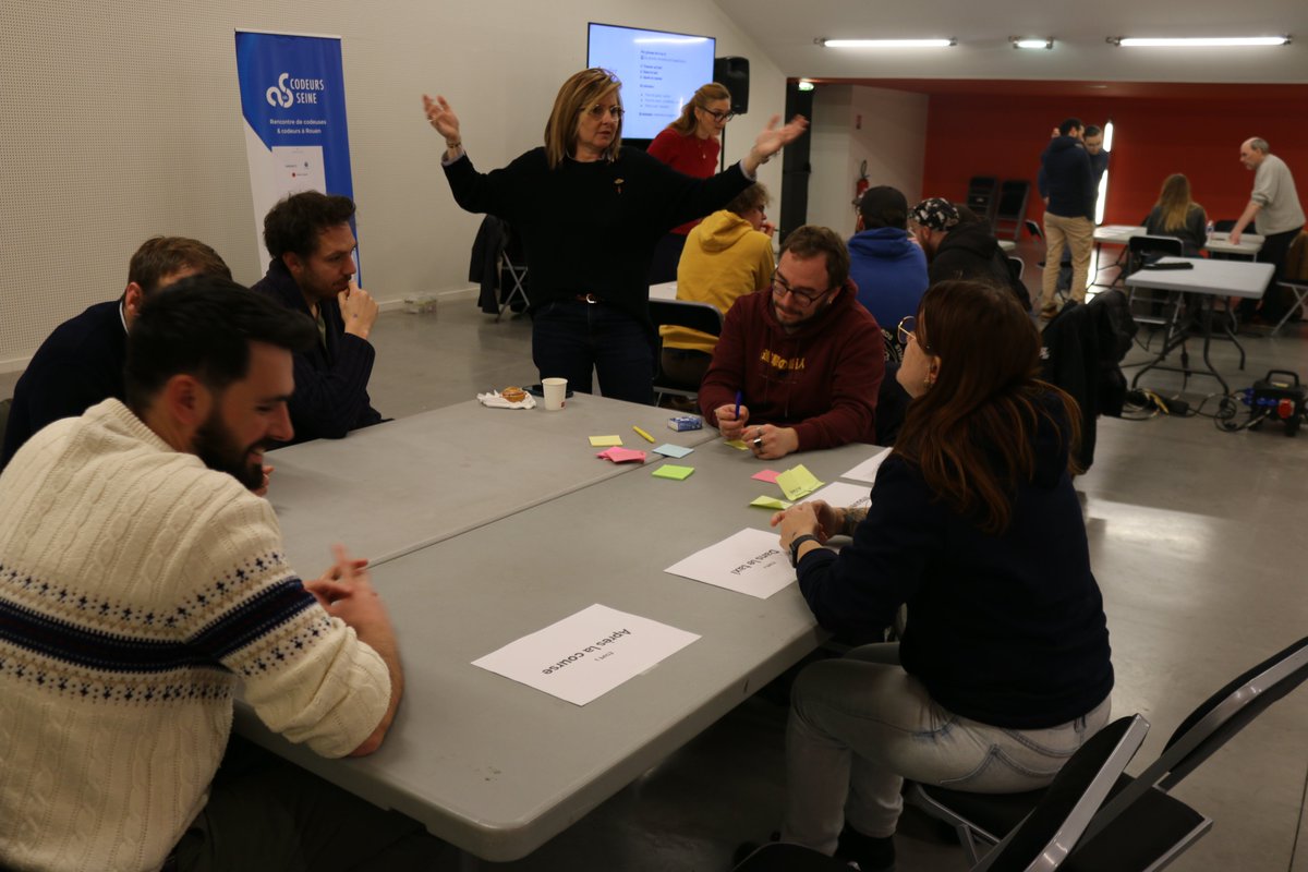 codeursenseine's tweet image. Fin de l&apos;atelier de Myriam Le Barbier &quot;Réinventez votre regard sur l’UX&quot; ! Vous avez été guidés dans des méthodes humaines, créatives et impactantes ! #Codeurs2025