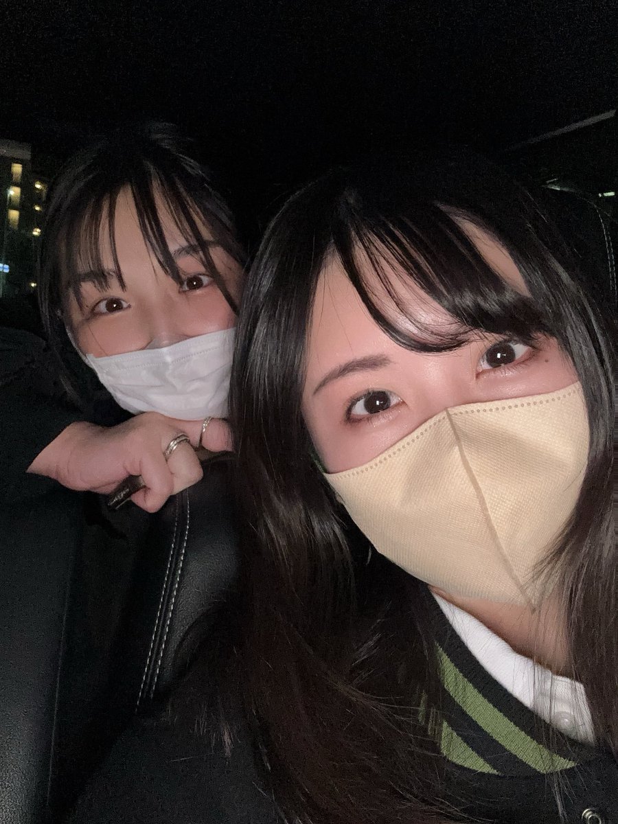 みけちゃん、美味しい物を色々とありがとう🍡🍠 孫もよつば君もみけ