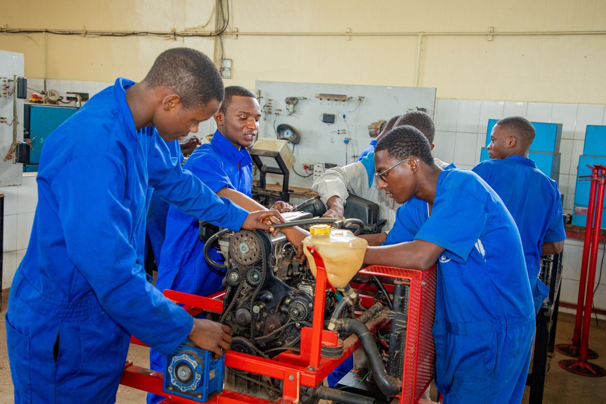 RTB_Rwanda's tweet image. Today, we received a Swiss delegation led by Piero Marchesi, a member of the National Council of the Swiss Parliament. The delegation visited Gacuriro TSS, one of 16 schools implementing Dual TVET under the project “Contribution to Support the National System of Dual TVET in…