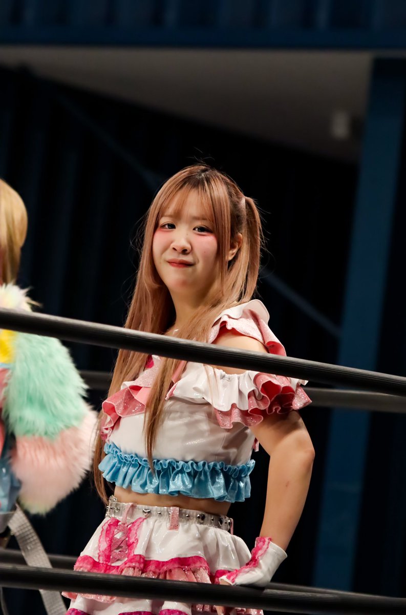 Kentaamu's tweet image. 11.20 #wavepro インイタ大会

#しのせ愛梨紗 選手

今日もちあふるの声援を頑張りました📣
試合後の売店では声カスカスに。。乾燥もしてたかな🤧
試合中の「ありさー」って声援はわたしの声だけでなく、色んな方が声援を送ってました。ありさ売店でも行列ができてて。…