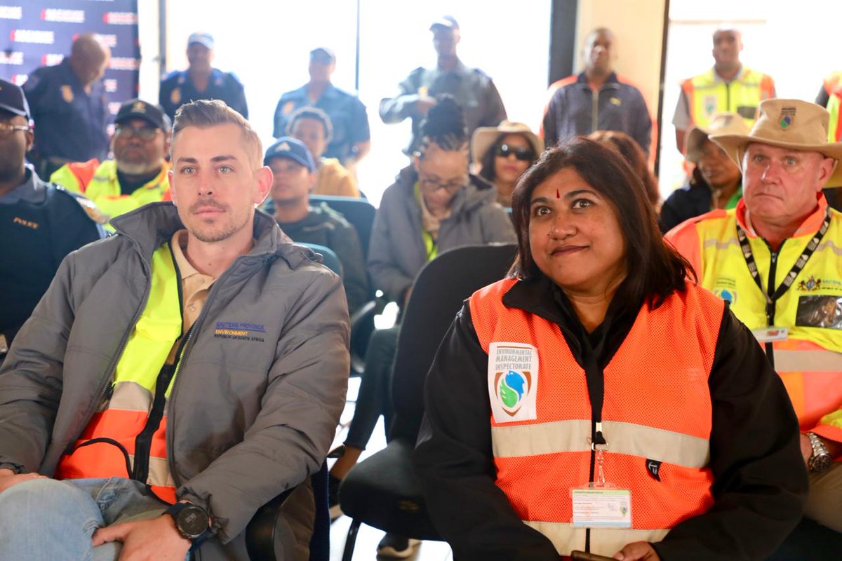 TheeEwanBotha's tweet photo. 🚨 National EMI Day Blitz | Geluksdal
MEC Ewan Botha led a high-impact enforcement operation today with EMIs, SAPS, EMPD, DFFE &amp; Ekurhuleni teams — shutting down illegal facilities, making arrests, and protecting our communities.
#EMIDay #EnvironmentalJustice #GautengEnvironment https://t.co/znguWbk1Tp