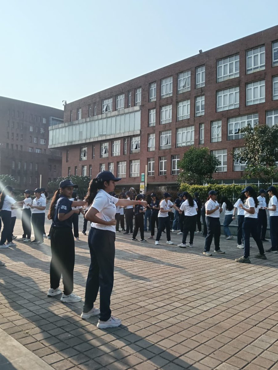 INDGeniusOrg's tweet photo. INDGenius Amity Mumbai Unit organised Mission Sahasi with NSS &amp; NCC on the occasion of Rani Laxmi Bai Jayanti.
With Taekwondo National Player Aniket Kolhe as the instructor and NEC Member Maitreyee Khedkar guiding the session, https://t.co/IBoLnLIDe5