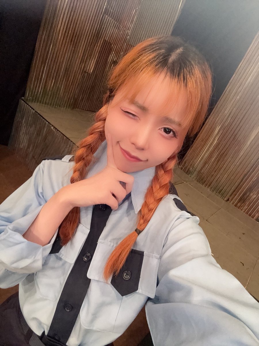 このガードマン(あ、女性やからガードウーマンでしょうか？)役の方も