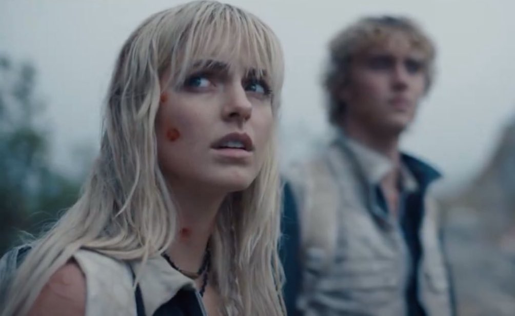 everlalark's tweet image. let’s have bangs and a braid like mama