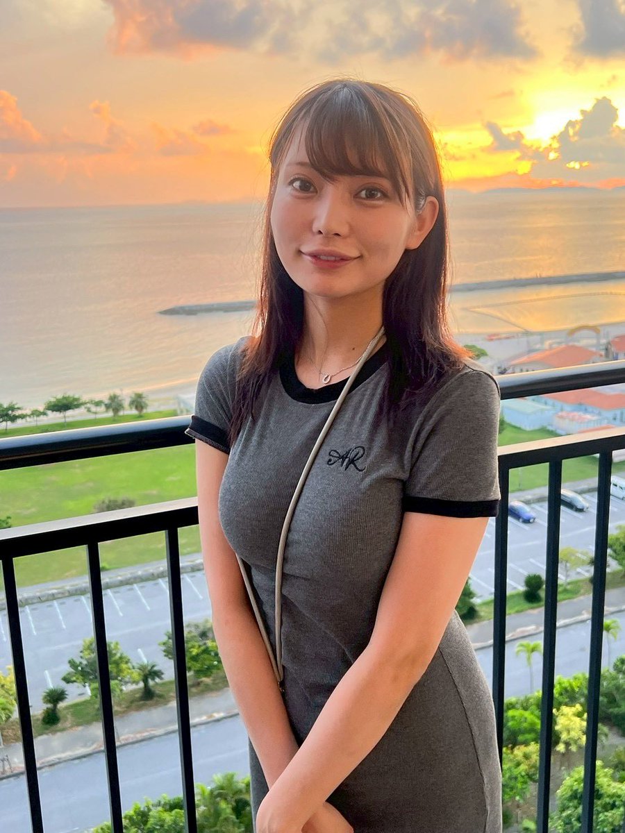 水面のゆらめき、きらめく（flare）一瞬を閉じ込めた「ふれあ、」

ひらひらと舞う、軽やかに揺れる（frill）瞬間をとらえた「ふりる。」

ひと針ひと針、大切に仕立て上げたドレスのように👗🪡
そっと広がり優しく踊るふたつの物語が、皆さんの心にもふわりと触れますように🪽

いよいよ…🩵