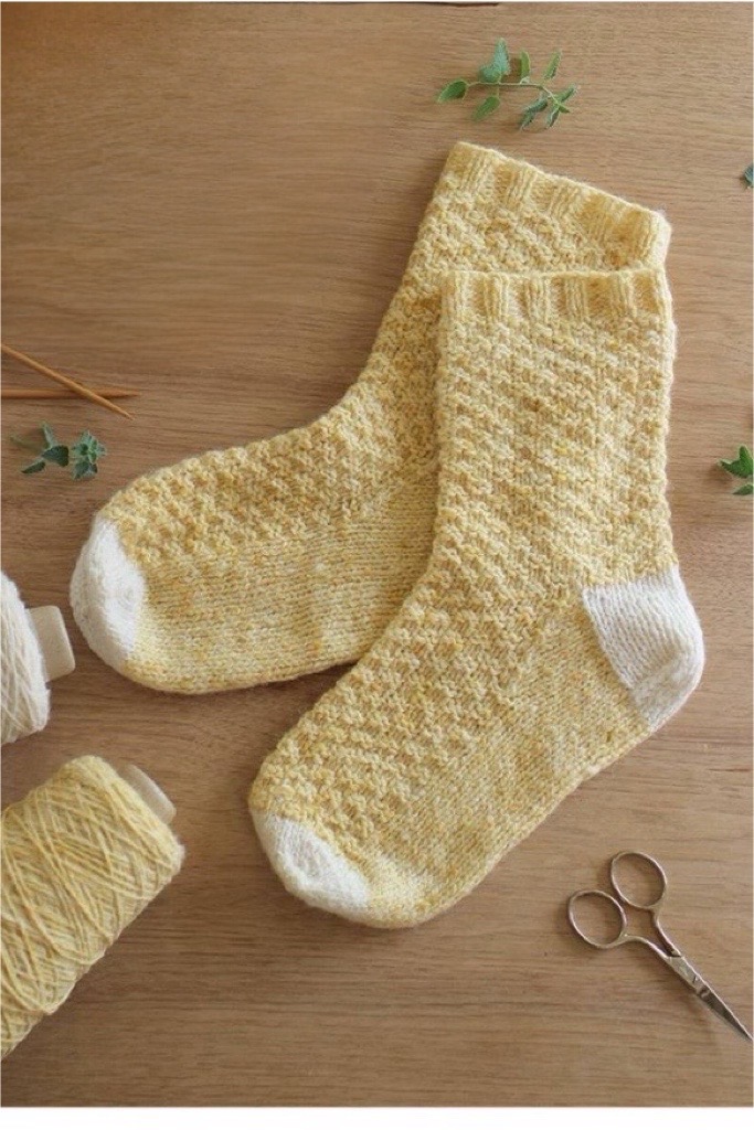 taiyokeito's tweet image. LERWICKお試しキャンペーン🧦
人気の5色限定で100gコーンを販売中です😊
(通常は200gコーン)
色とりどりの大粒ネップが入った素朴な糸です＊
taiyo-keito.stores.jp/items/6450cb87…