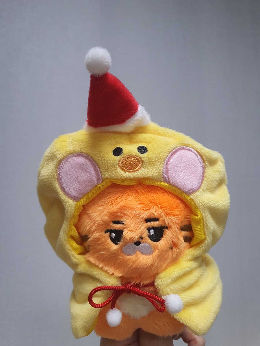 Thats_bap_dude's tweet image. &amp;gt;공교롭게도 막틧 1주일만에 다시 돌아온 계정주&amp;lt;
다이소인형망토를 구해버렸은..
그것도 병아리로..
욘아리에게 씌워보고 싶었지만 빵티거에게 먼저 씌워봤은..
종류별로 구해서 방정유문속성인형에 모두 씌워야겠다는 다짐을 하게 되었은,.