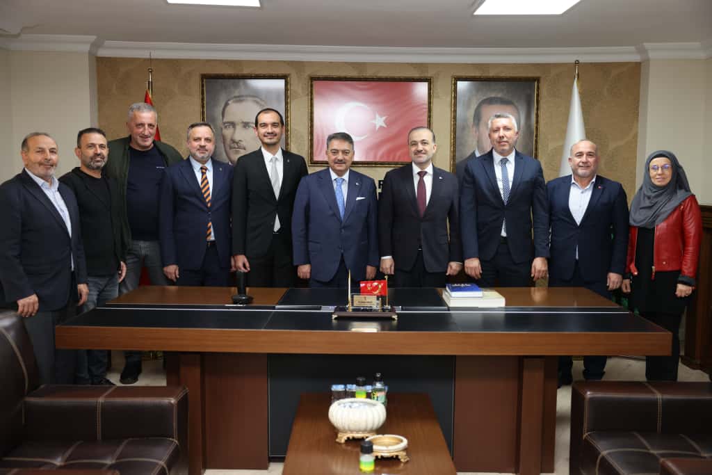 Genel Başkan Yardımcımız, Mali ve İdari İşler Başkanımız Sn. Ahmet Baha Öğütken’i (<a href="/AhmetBOgutken/">Ahmet Baha Öğütken</a>) il başkanlığımızda misafir ettik.

Teşkilat çalışmalarımız, sahadaki faaliyetlerimiz ve önümüzdeki döneme dair istişarelerde bulunduğumuz verimli bir buluşma oldu.
Nazik ziyaretleri