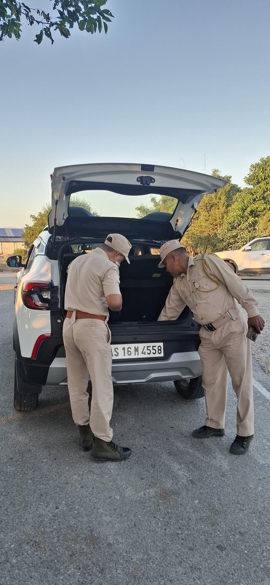 Regular vehicle checks continue across Kokrajhar to ensure peace, enhance public safety, and deter illegal activities.
<a href="/himantabiswa/">Himanta Biswa Sarma</a> 
<a href="/CMOfficeAssam/">Chief Minister Assam</a> 
<a href="/DGPAssamPolice/">DGP Assam</a> 
<a href="/assampolice/">Assam Police</a> 
<a href="/HardiSpeaks/">Hardi Singh</a>