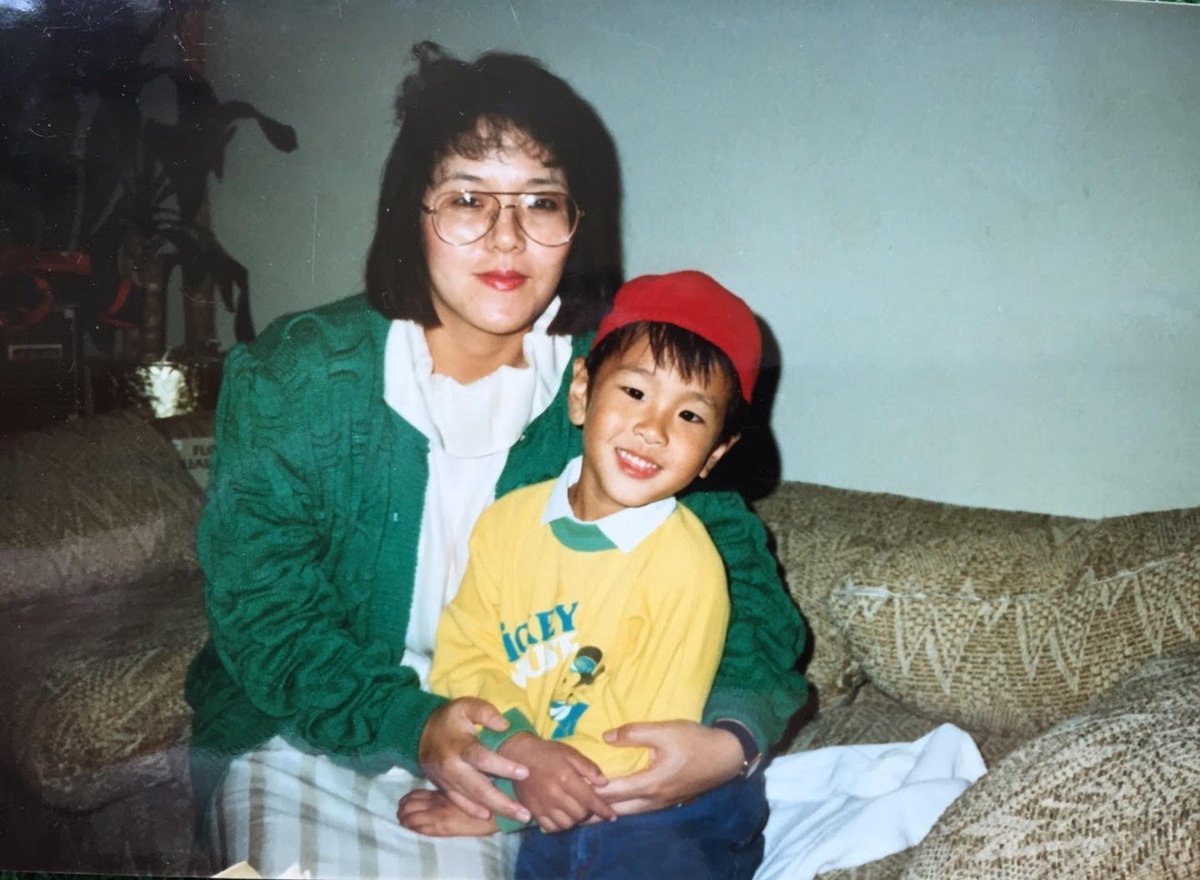 Feliz aniversário no céu!

 Minha mãe faria 68 anos hoje. Ela faleceu há pouco mais de dois meses, repentinamente e sem 