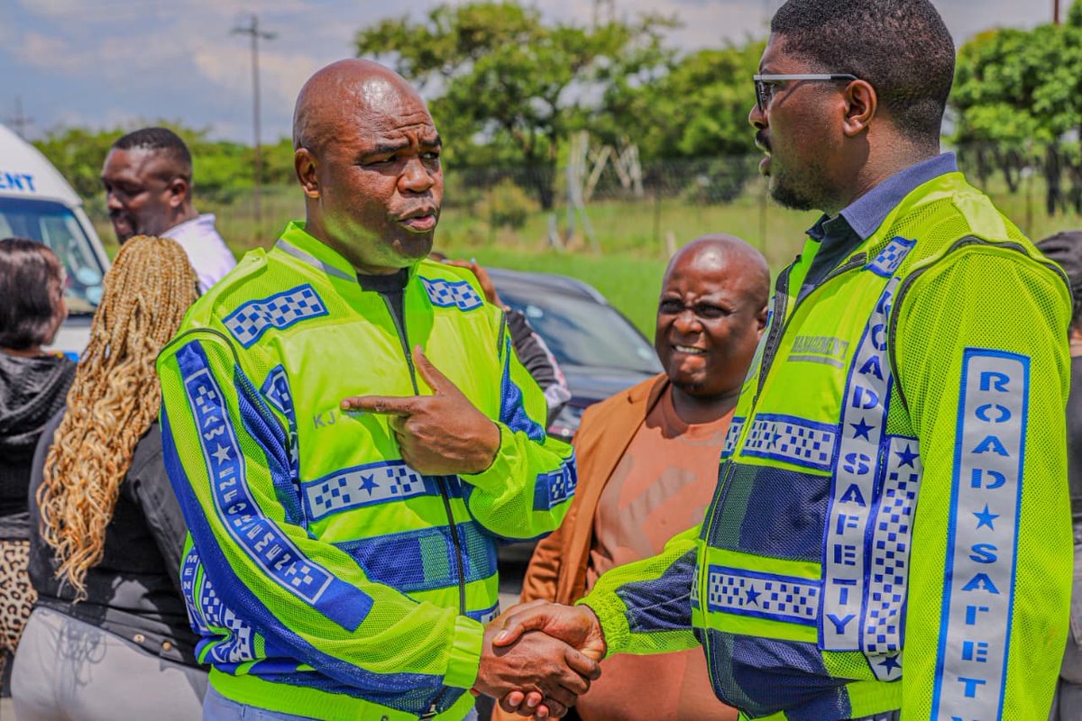 Dotransport's tweet image. Deputy Minister @MkhulekoHlengwa joins a roadblock on the N4 Toll Road near Mattafin

This forms part of our national preparations for the Festive Season Road Safety Campaign, ensuring increased law enforcement visibility along high-risk routes during peak travel times