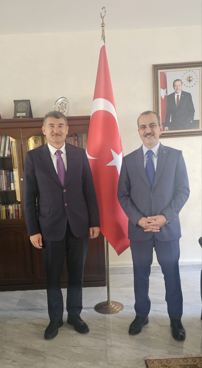 Büyükelçi Yakup Caymozoğlu, II. Japonya - Ürdün Ortadoğu Stratejik Diyaloğu adlı etkinliğe katılmak üzere Amman'ı ziyaret eden Cumhurbaşkanı Başdanışmanı Büyükelçi Çağrı Erhan'ı bugün makamında kabul etmiştir.