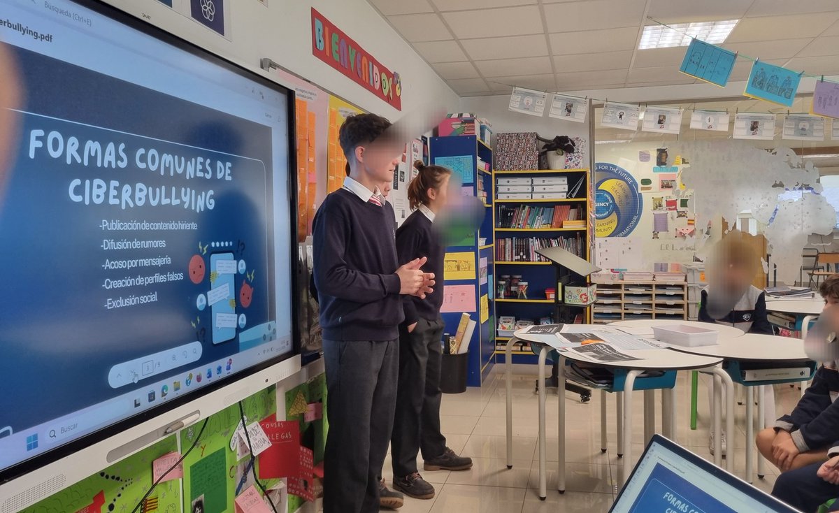 SusiFontan's tweet photo. Para terminar nuestro Dia Mundial de la Infancia los alumnos de la ESO dan talleres sobre los riesgos del mundo digital #educaderechos @UNICEF_EDU @unicef_es @UNICEF_EDU @UNICEFGalicia https://t.co/4b1MzhD0ty