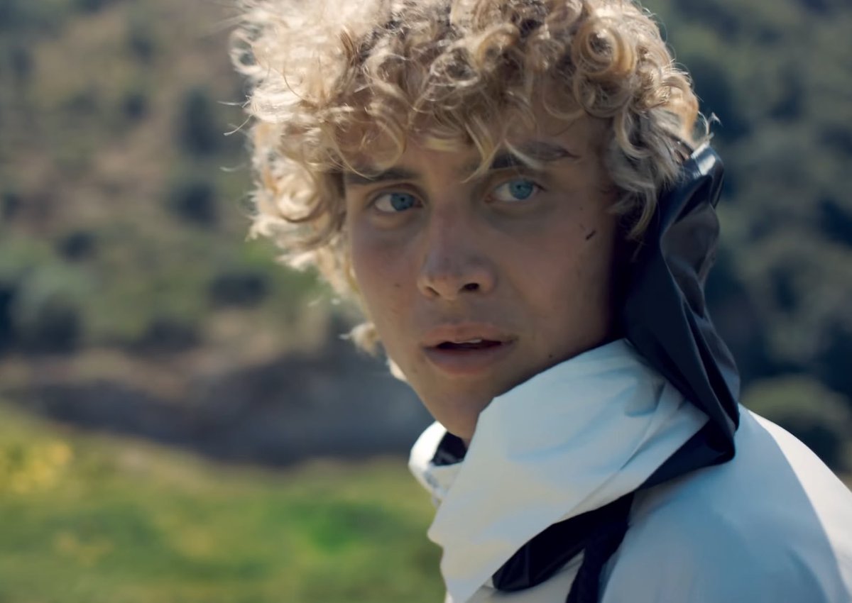 BatataReal's tweet image. mckenna grace como maysilee donner
elle fanning como effie trinket
ralph fiennes como presidente snow
joseph zada como haymitch abernathy

a equipe de casting de jogos vorazes amanhecer na colheita foi simplesmente luz aqui