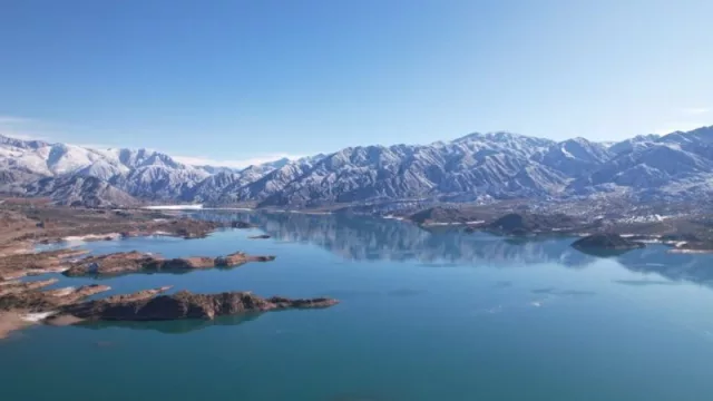 💧#ENTREVISTA | Marcela Andino  “Agua para el Futuro”.

🌍 El 3 y 4 de diciembre, Mendoza será sede del encuentro que reunirá a especialistas de más de 10 países en el Auditorio Bustelo, para debatir sobre la sostenibilidad y uso equitativo del agua.

📻 open.spotify.com/episode/7CJwim…