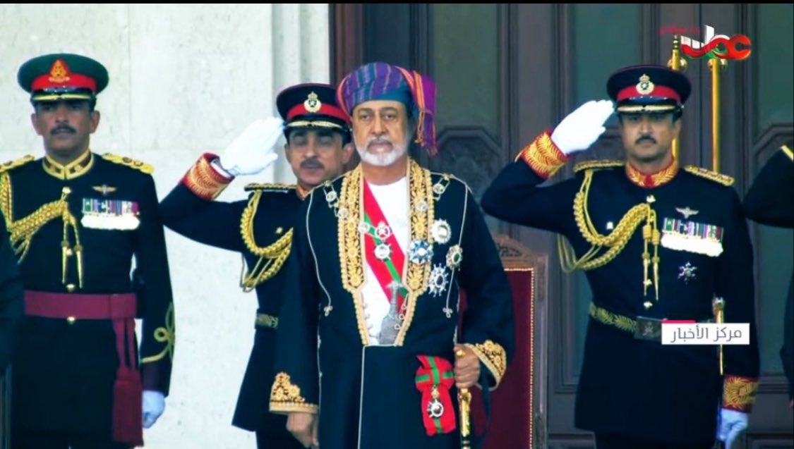 7o7_om's tweet photo. مشهدٌ مهيبٌ شهدَه ميدانُ الفتح اليوم؛ تجلّت فيه مهابةُ الدولة في #العرض_العسكري_الكبير احتفالًا بالذكرى الـ281 لقيام الدولة البوسعيدية.
استعراضٌ ناطقٌ بتاريخٍ حافلٍ بالمجد، ومؤكّدٌ لعزيمةِ وطنٍ لا تخبو، وولاءِ شعبٍ يزداد رسوخًا في كل منعطف. https://t.co/3oRbCaYnGQ