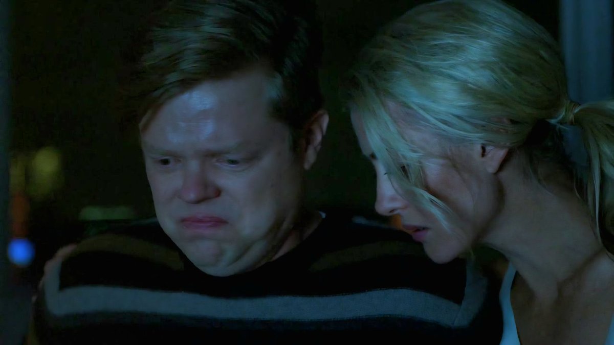 Scarlet39402's tweet image. &quot;Whatever happened to Matt, it&apos;s not your fault.&quot;
&quot;You know you didn&apos;t do a goddamn thing and it&apos;s gonna keep eating you.&quot;
#MattMurdock #FoggyNelson #MattFoggy #Daredevil #DaredevilBornAgain