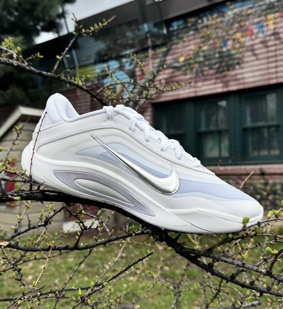 Sneaker Steal tweet media