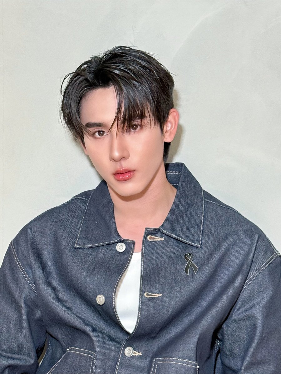 Spkasibook's tweet image. เท่มากคับพี่บี๋  🖤

CPSLIVE X BOOK 
#CPSDENIMMEETSBOOK