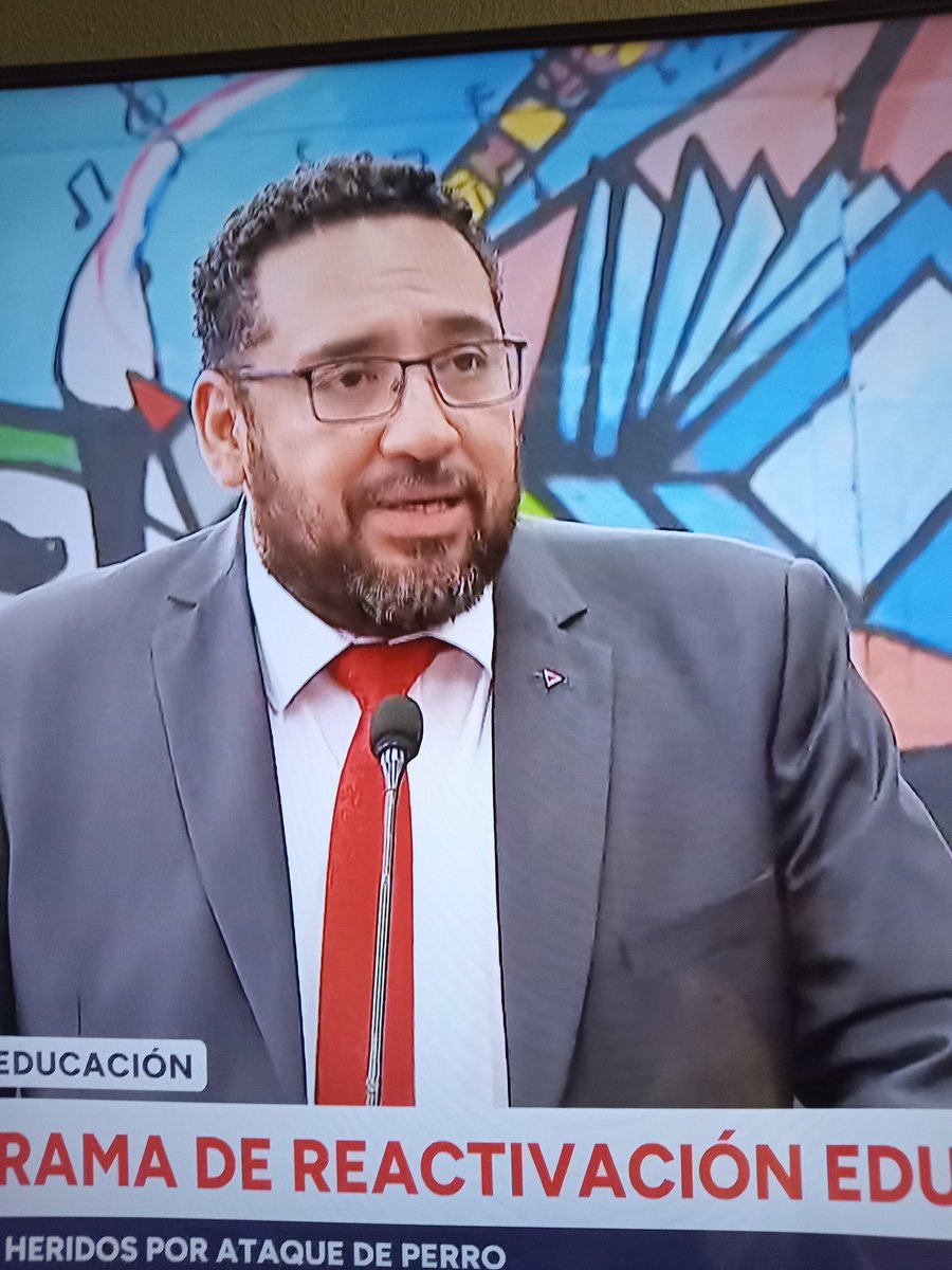 El comunista Cataldo mintiendo..."tenemos la mejor educación de todos los tiempos"... Saludos te mandaron del INBA, LASTARRIA E INSTITUTO NACIONAL.