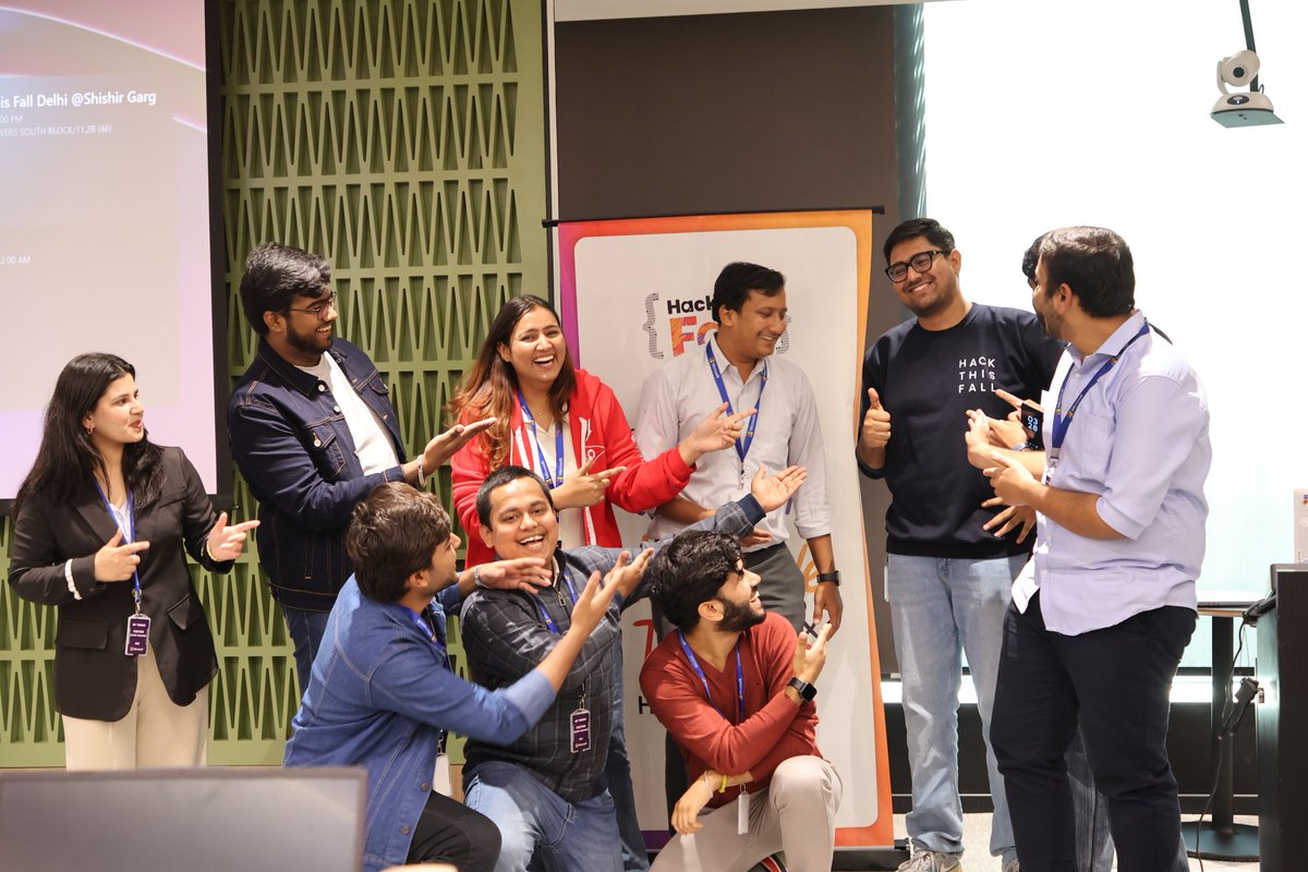 Priyanshi_fig's tweet image. Who need banners when we have chalta firta @hackthisfall with us
@siddharth_hacks 😂