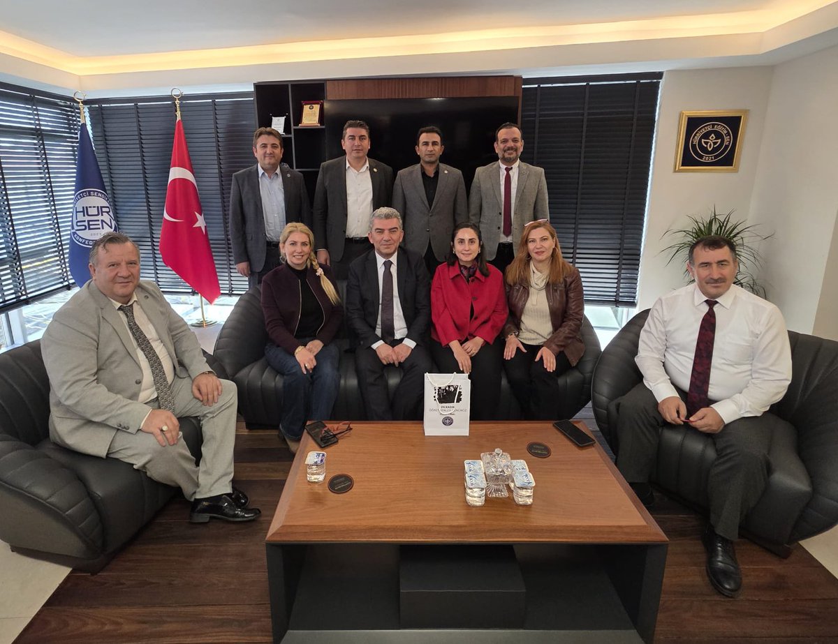 Hürriyetçi Eğitim Sen 
Ankara 2 Nolu Şube Olarak,
Sayın Genel Başkanımızın, Genel Sekreterimizin ve Genel Başkan Yardımcılarımızın Öğretmenler Gününü Kutladık. Başarılarımız Daim Olsun 💙
<a href="/HurEgitimSen/">Hürriyetçi Eğitim Sen Genel Merkezi</a> <a href="/leventkuruoglu/">Levent Kuruoğlu</a> <a href="/ahasanpasaoglu/">Ali İhsan HASANPAŞAOĞLU</a> <a href="/_erol_usta/">Erol USTA</a> <a href="/emrahgultekin25/">Emrah Gültekin</a> <a href="/Ramazanirge1/">Ramazan İRGE</a>