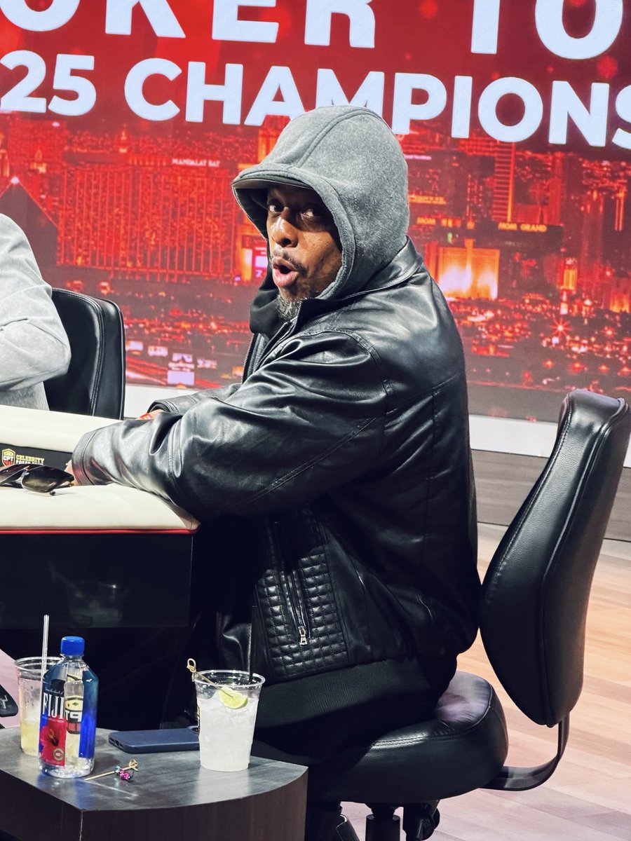 DMahoneyphoto's tweet photo. Good times last night at the Celebrity Poker championship ♣️♦️ @BookitWithTrent https://t.co/q8idZHl35O